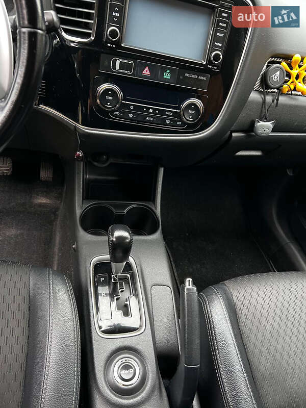 Внедорожник / Кроссовер Mitsubishi Outlander 2014 в Яремче