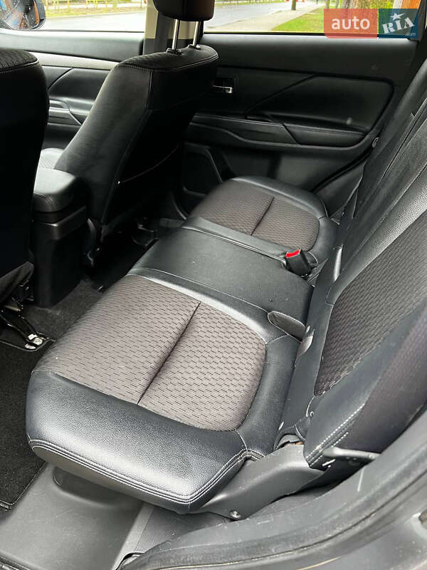 Внедорожник / Кроссовер Mitsubishi Outlander 2014 в Яремче