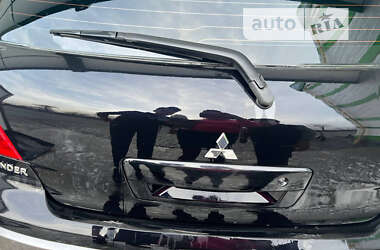 Внедорожник / Кроссовер Mitsubishi Outlander 2005 в Золочеве