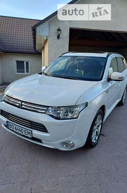 Внедорожник / Кроссовер Mitsubishi Outlander 2014 в Тернополе