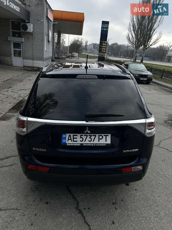 Внедорожник / Кроссовер Mitsubishi Outlander 2013 в Днепре