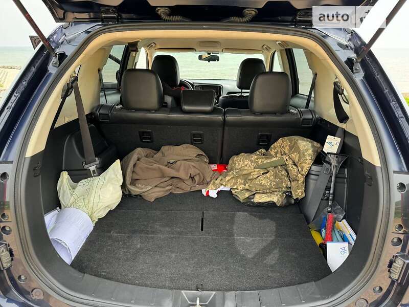 Внедорожник / Кроссовер Mitsubishi Outlander 2019 в Одессе