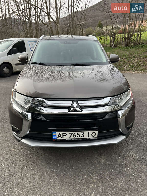 Mitsubishi Outlander 2016