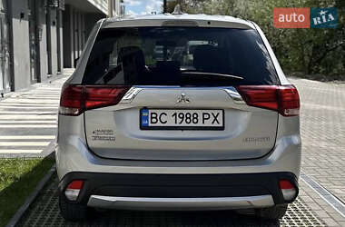Позашляховик / Кросовер Mitsubishi Outlander 2018 в Львові