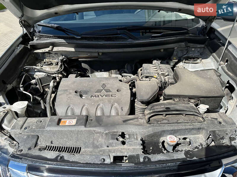 Позашляховик / Кросовер Mitsubishi Outlander 2018 в Львові