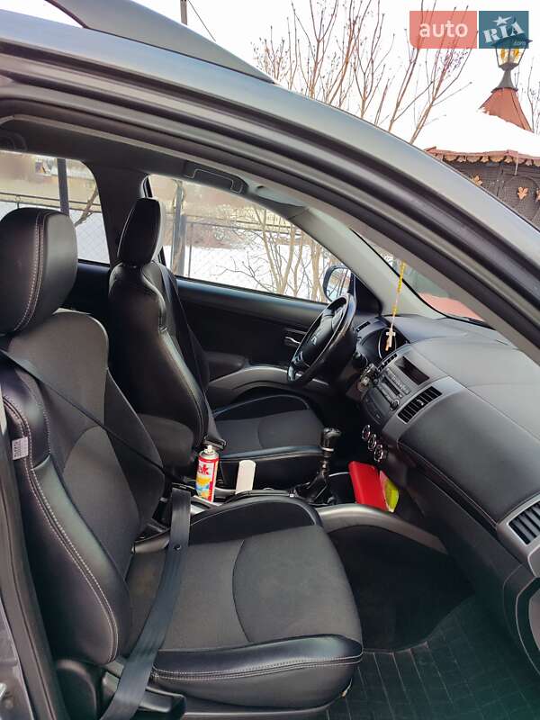 Позашляховик / Кросовер Mitsubishi Outlander 2011 в Надвірній