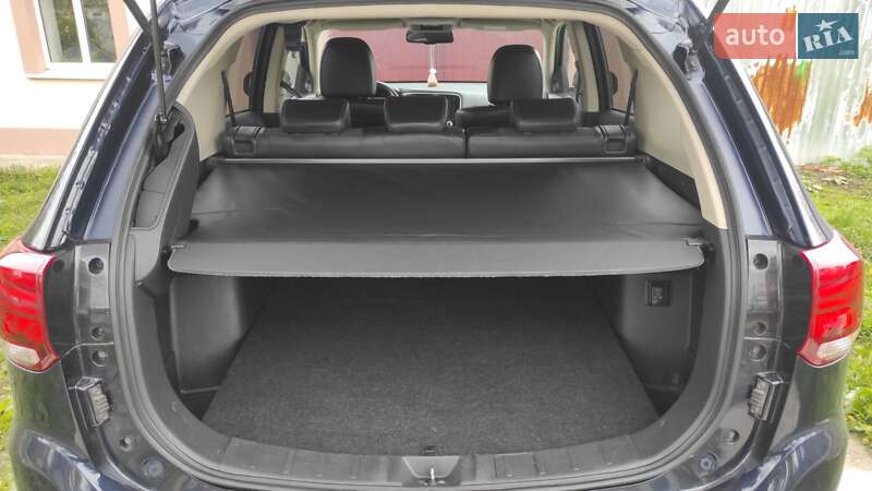 Позашляховик / Кросовер Mitsubishi Outlander 2019 в Чигирину фото 16 Позашляховик / Кросовер Mitsubishi Outlander 2019 в Чигирину