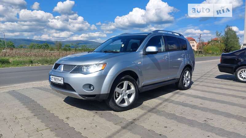 Позашляховик / Кросовер Mitsubishi Outlander 2009 в Іршаві