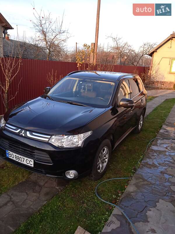 Позашляховик / Кросовер Mitsubishi Outlander 2013 в Тернополі