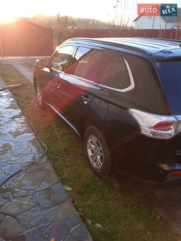 Позашляховик / Кросовер Mitsubishi Outlander 2013 в Тернополі