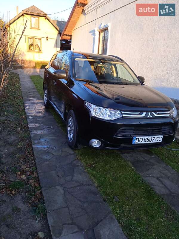 Позашляховик / Кросовер Mitsubishi Outlander 2013 в Тернополі