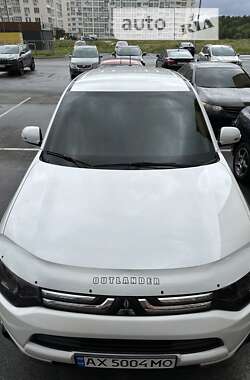 Внедорожник / Кроссовер Mitsubishi Outlander 2013 в Чернигове