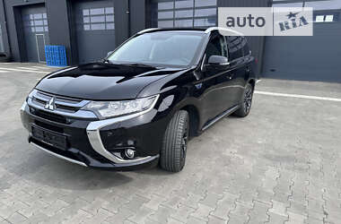 Позашляховик / Кросовер Mitsubishi Outlander 2016 в Луцьку