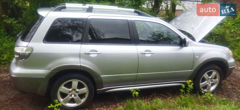 Внедорожник / Кроссовер Mitsubishi Outlander 2005 в Чернигове фото 15 Внедорожник / Кроссовер Mitsubishi Outlander 2005 в Чернигове