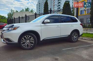 Позашляховик / Кросовер Mitsubishi Outlander 2015 в Сумах