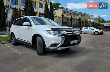 Позашляховик / Кросовер Mitsubishi Outlander 2015 в Сумах