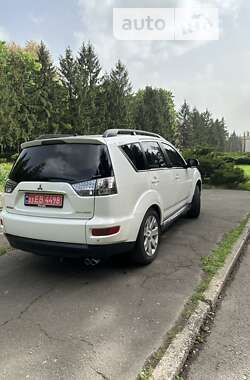 Внедорожник / Кроссовер Mitsubishi Outlander 2012 в Кривом Роге