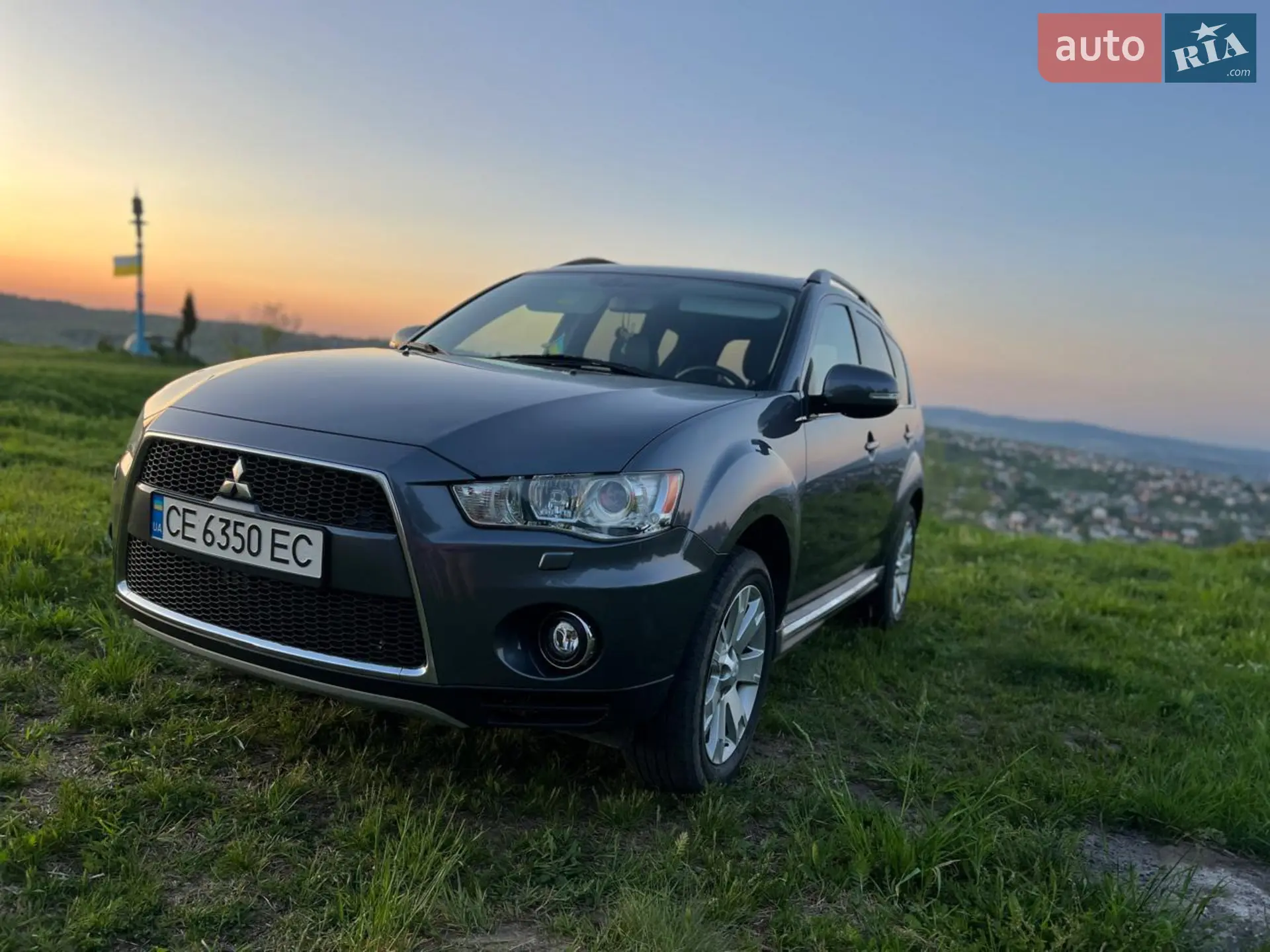 2011 Mitsubishi Outlander - фото 1