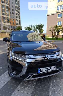 Позашляховик / Кросовер Mitsubishi Outlander 2018 в Одесі