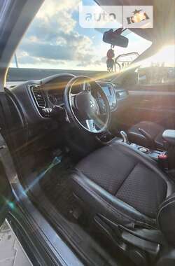 Позашляховик / Кросовер Mitsubishi Outlander 2013 в Буську