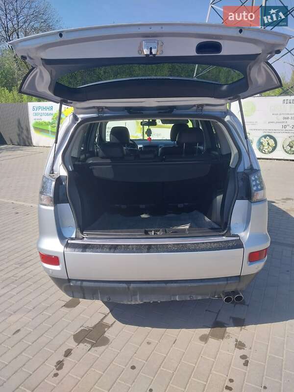 Внедорожник / Кроссовер Mitsubishi Outlander 2011 в Каменец-Подольском