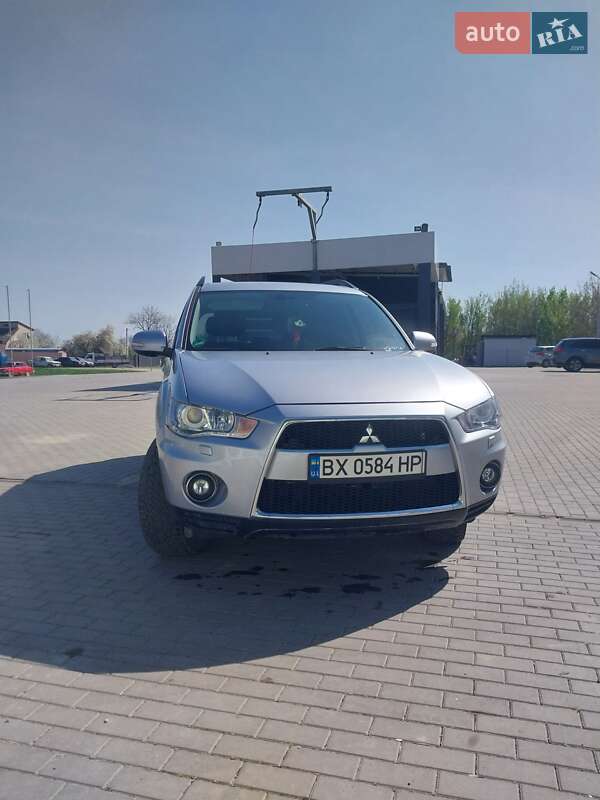 Внедорожник / Кроссовер Mitsubishi Outlander 2011 в Каменец-Подольском