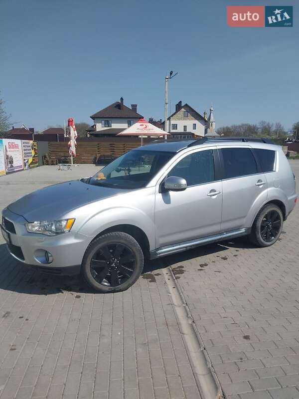 Mitsubishi Outlander 2011