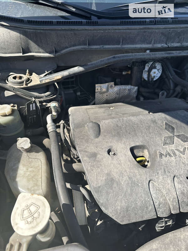 Позашляховик / Кросовер Mitsubishi Outlander 2008 в Звенигородці