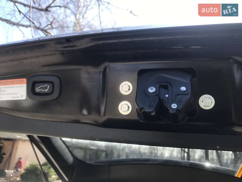 Внедорожник / Кроссовер Mitsubishi Outlander 2018 в Дрогобыче