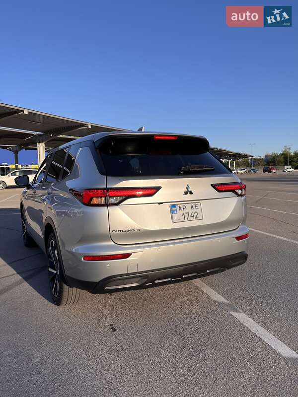 Позашляховик / Кросовер Mitsubishi Outlander 2021 в Запоріжжі