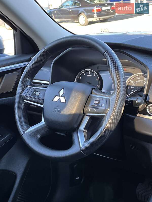 Позашляховик / Кросовер Mitsubishi Outlander 2021 в Запоріжжі