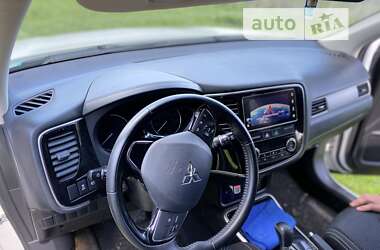 Позашляховик / Кросовер Mitsubishi Outlander 2017 в Чернігові