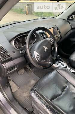 Внедорожник / Кроссовер Mitsubishi Outlander 2009 в Киеве