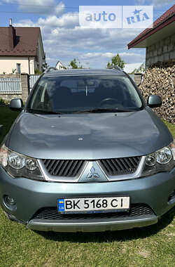 Внедорожник / Кроссовер Mitsubishi Outlander 2008 в Березному