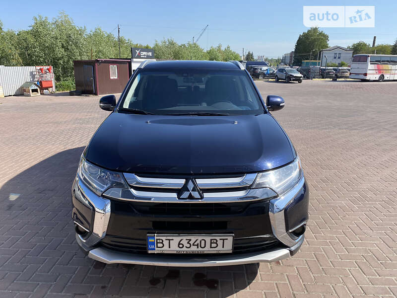 Внедорожник / Кроссовер Mitsubishi Outlander 2016 в Ровно фото Внедорожник / Кроссовер Mitsubishi Outlander 2016 в Ровно