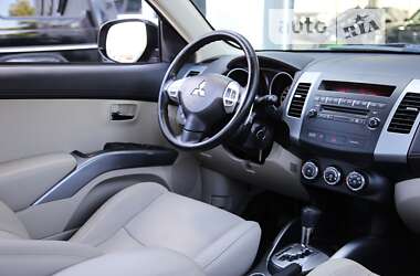 Позашляховик / Кросовер Mitsubishi Outlander 2010 в Києві