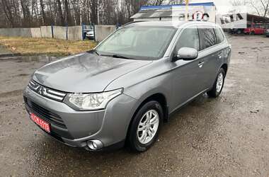 Внедорожник / Кроссовер Mitsubishi Outlander 2012 в Калуше