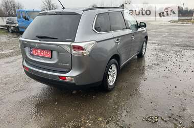 Внедорожник / Кроссовер Mitsubishi Outlander 2012 в Калуше