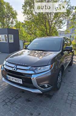 Внедорожник / Кроссовер Mitsubishi Outlander 2016 в Днепре