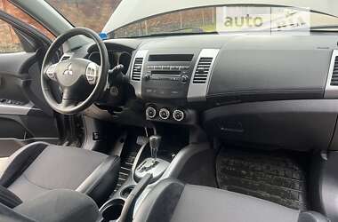 Позашляховик / Кросовер Mitsubishi Outlander 2010 в Рівному