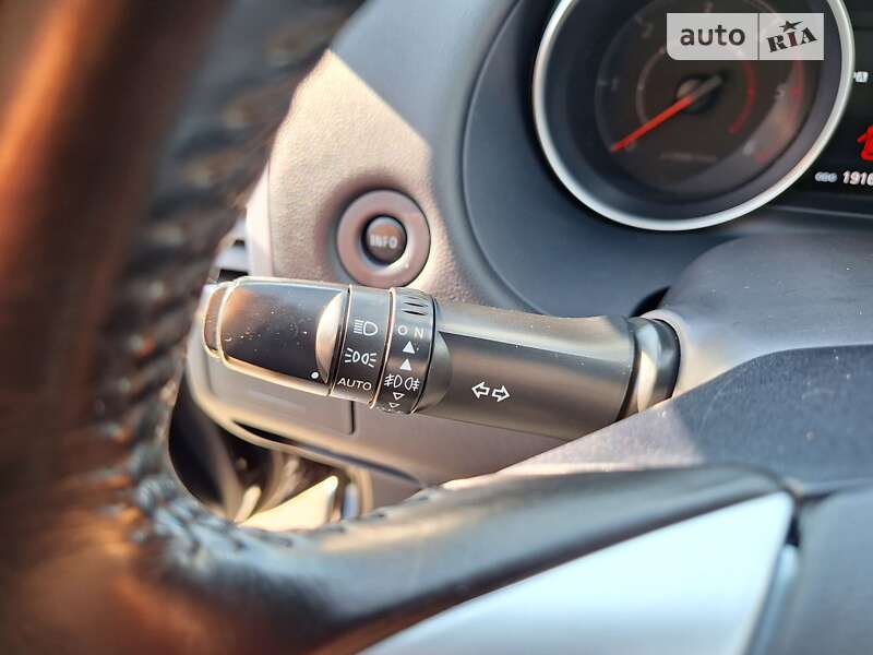 Позашляховик / Кросовер Mitsubishi Outlander 2012 в Стрию