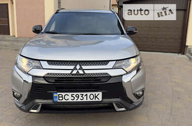 Позашляховик / Кросовер Mitsubishi Outlander 2019 в Львові