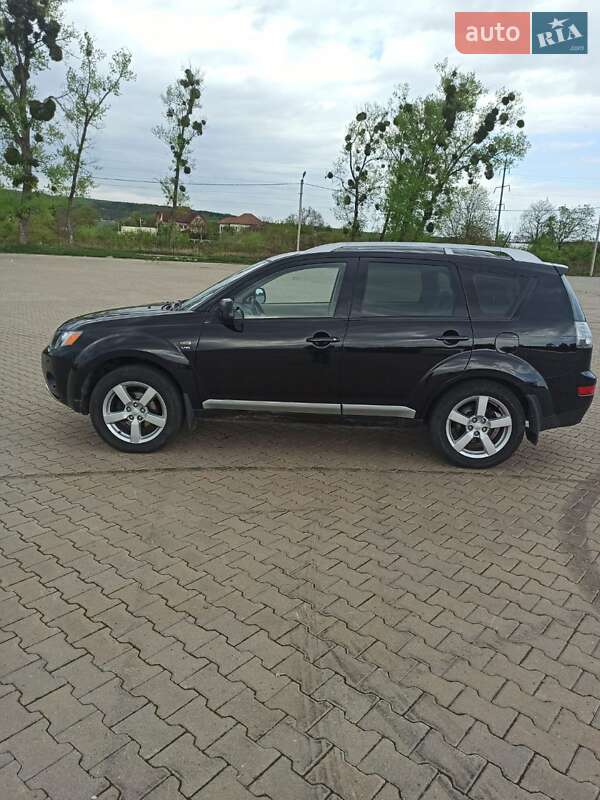 Позашляховик / Кросовер Mitsubishi Outlander 2007 в Чернівцях