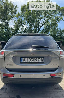 Внедорожник / Кроссовер Mitsubishi Outlander 2014 в Покровске