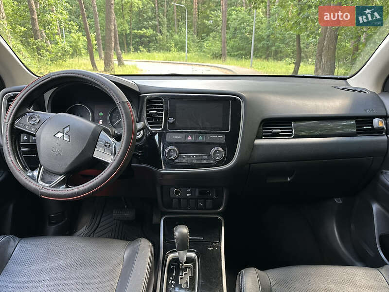 Внедорожник / Кроссовер Mitsubishi Outlander 2018 в Львове