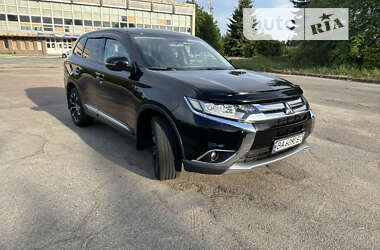 Позашляховик / Кросовер Mitsubishi Outlander 2017 в Кропивницькому