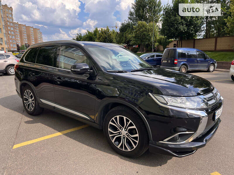 Позашляховик / Кросовер Mitsubishi Outlander 2017 в Бердичеві