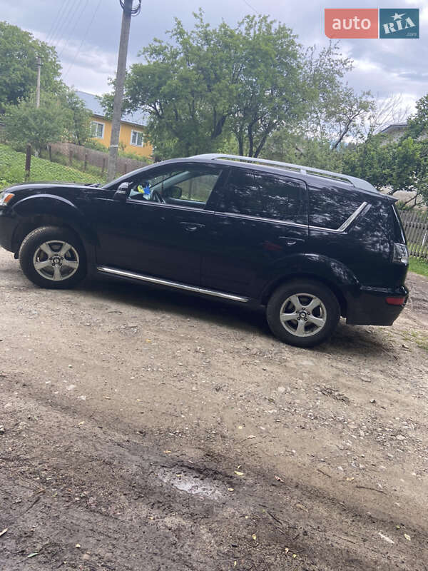 Позашляховик / Кросовер Mitsubishi Outlander 2010 в Старому Самборі