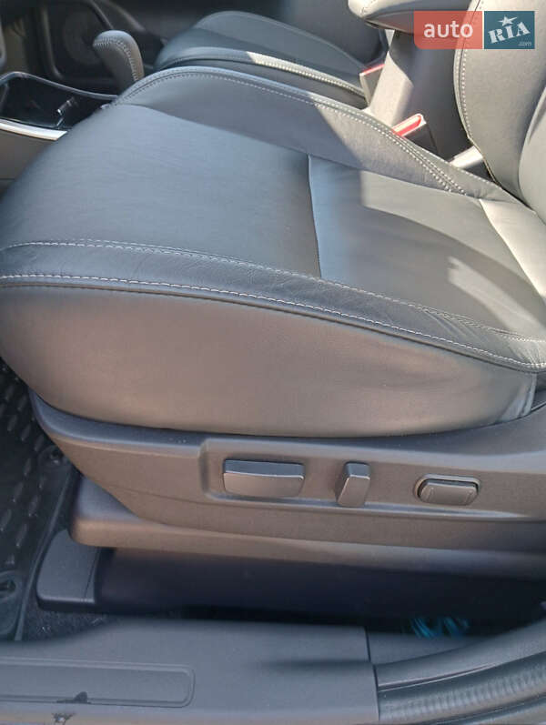 Позашляховик / Кросовер Mitsubishi Outlander 2021 в Івано-Франківську