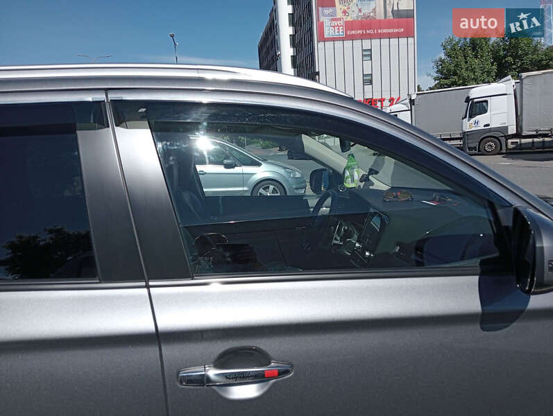 Позашляховик / Кросовер Mitsubishi Outlander 2021 в Івано-Франківську